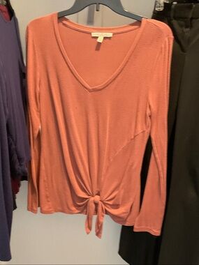 Vince Camuto Dusty Rose Long-Sleeve V-Neck Tie-Front Top